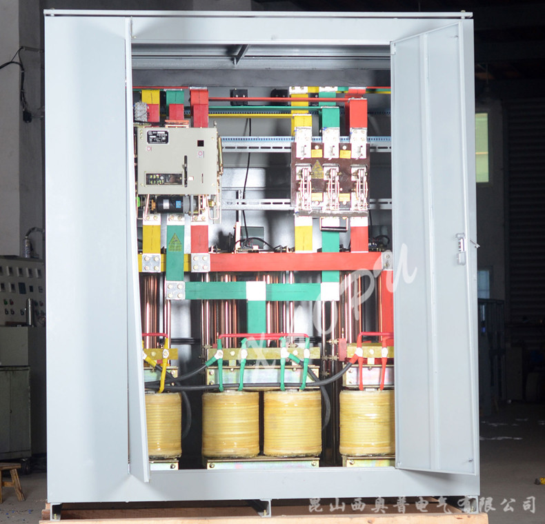 SBW-600KVA三相全自動(dòng)補償式大功率電力柱式穩壓器柜
