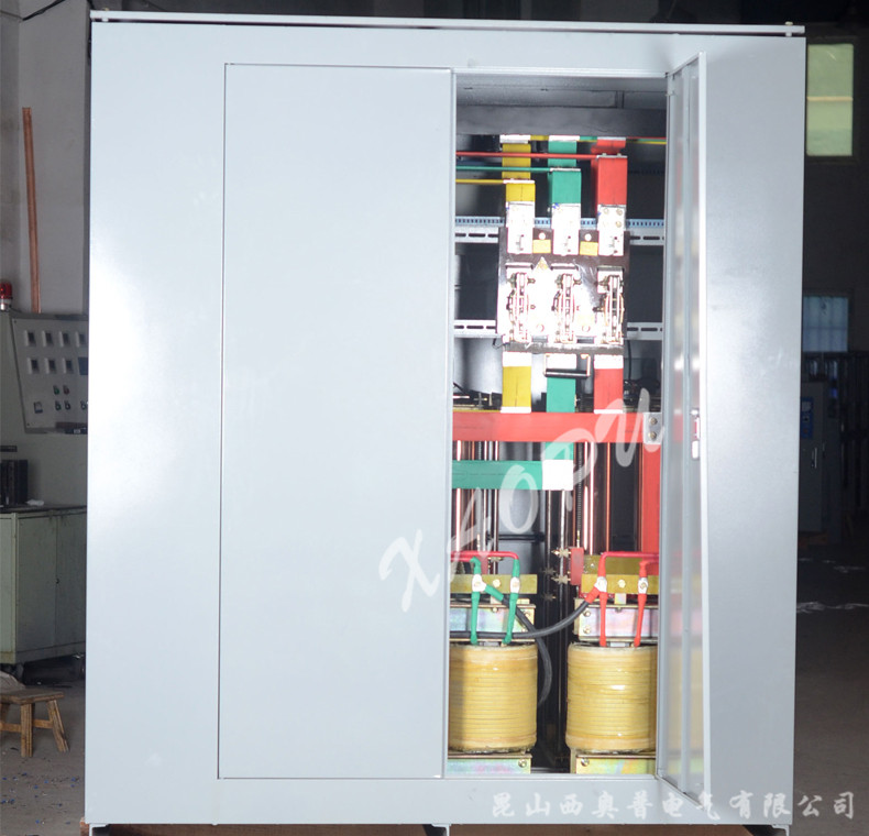 SBW-600KVA三相全自動(dòng)補償式大功率電力柱式穩壓器柜